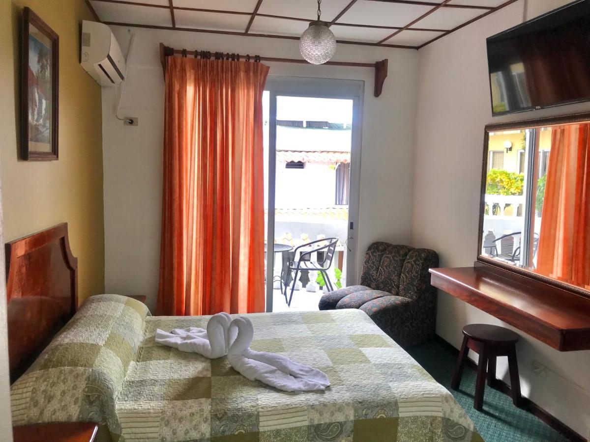 Hotel Malinche Quepos Kültér fotó