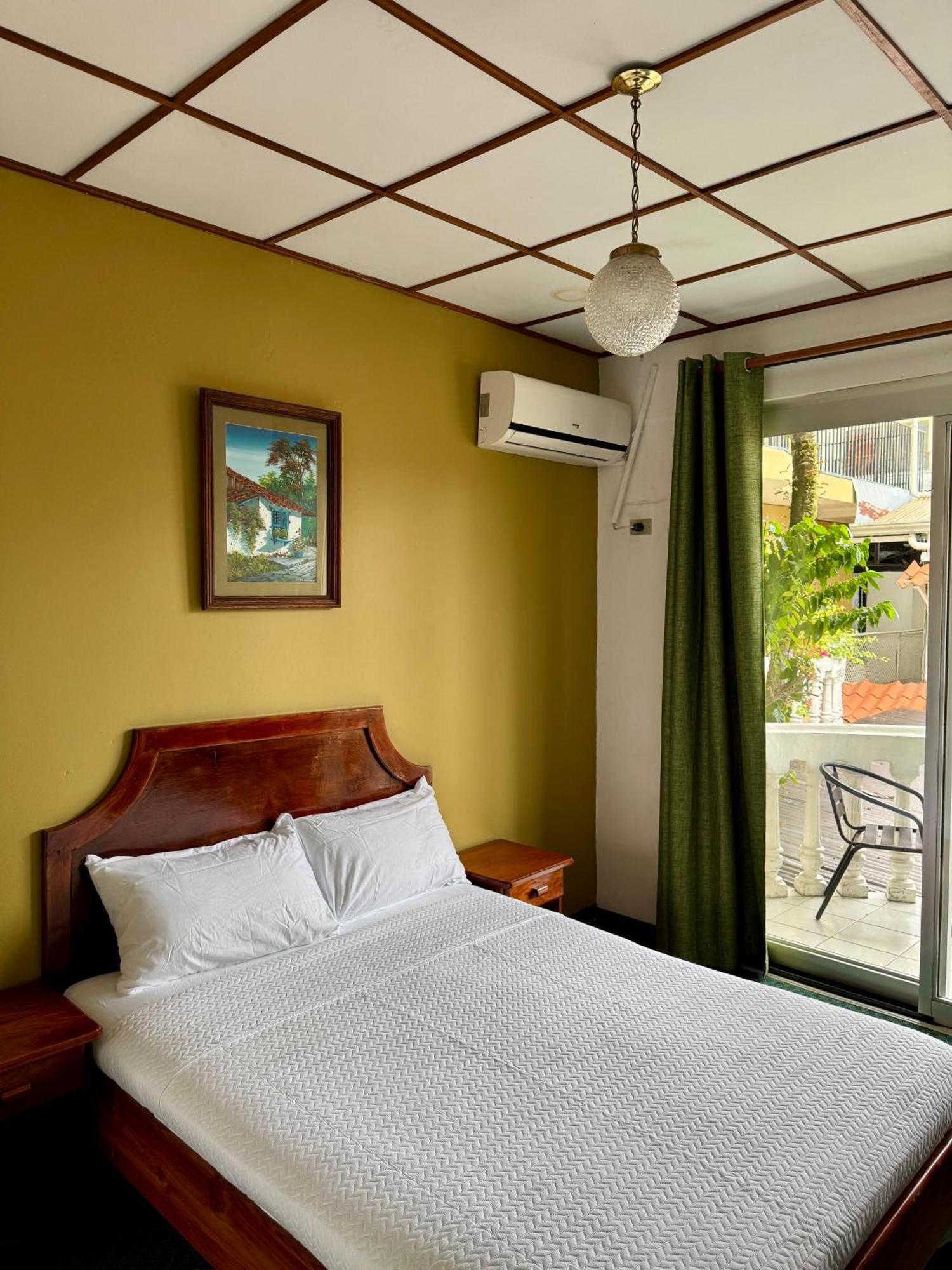 Hotel Malinche Quepos Kültér fotó