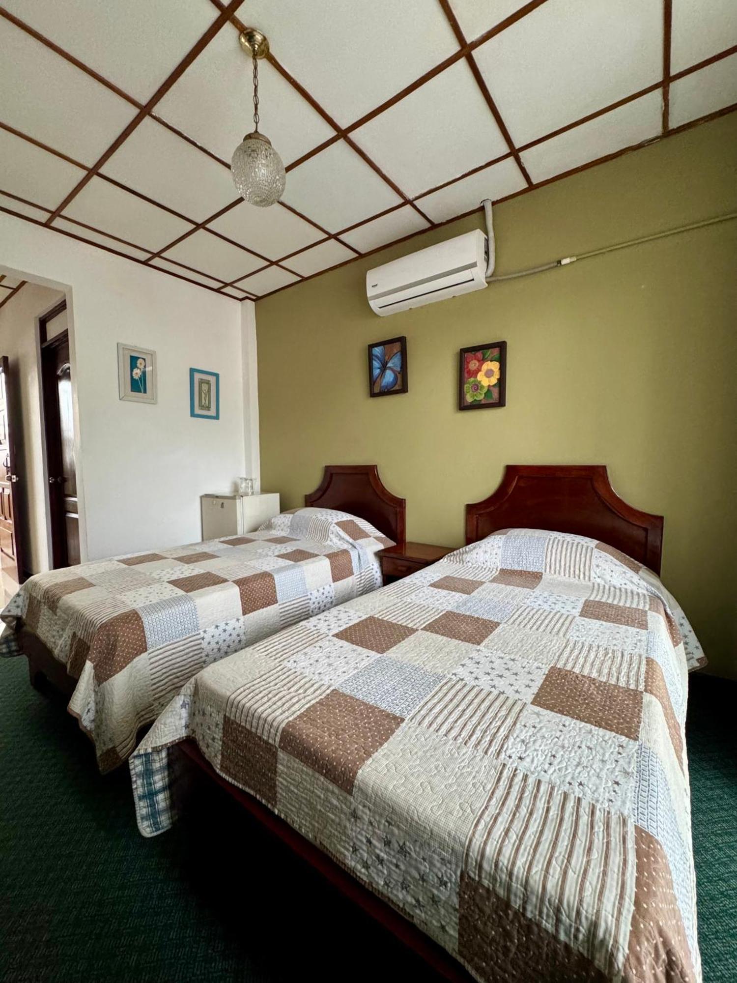 Hotel Malinche Quepos Kültér fotó