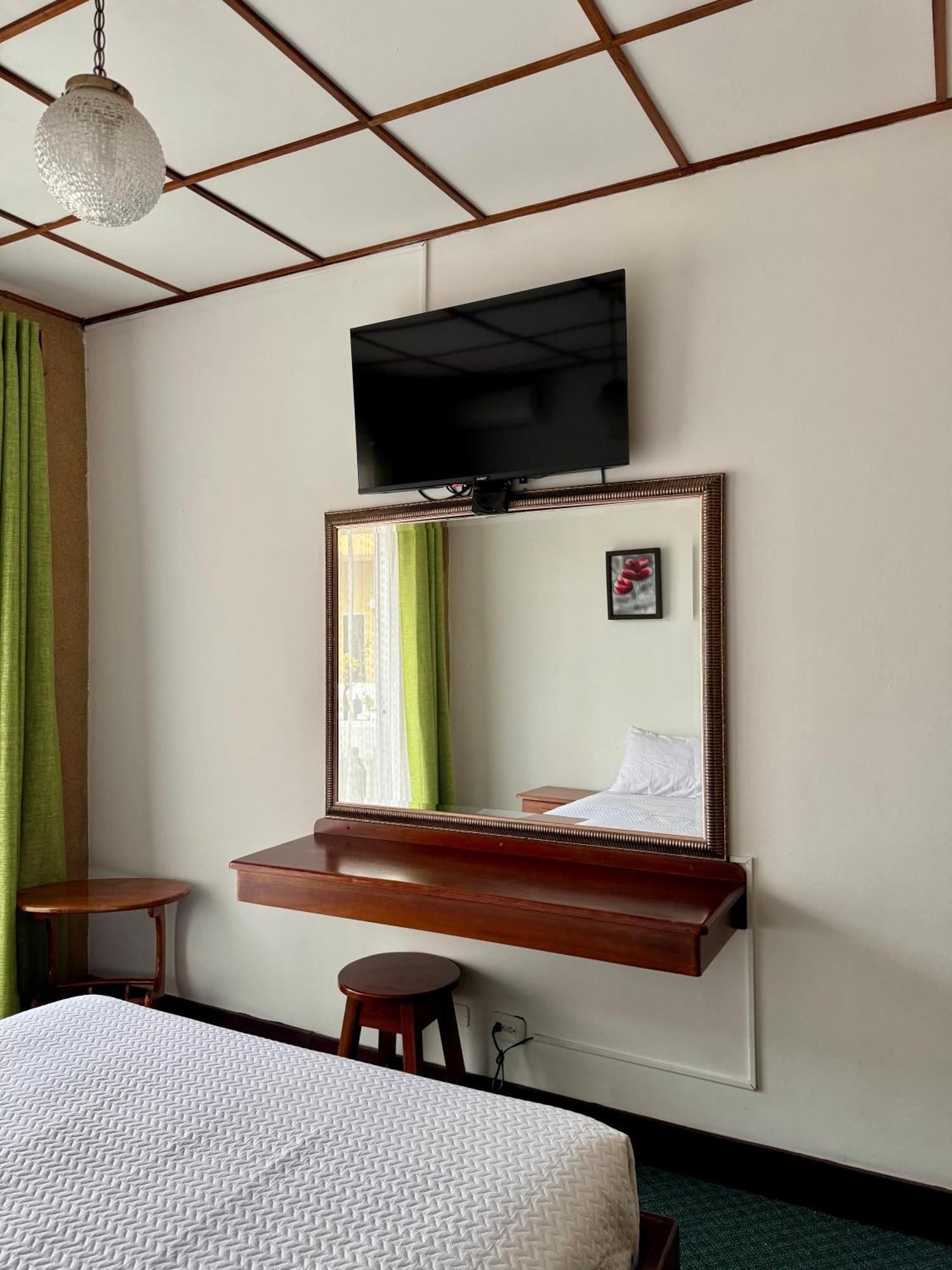 Hotel Malinche Quepos Kültér fotó